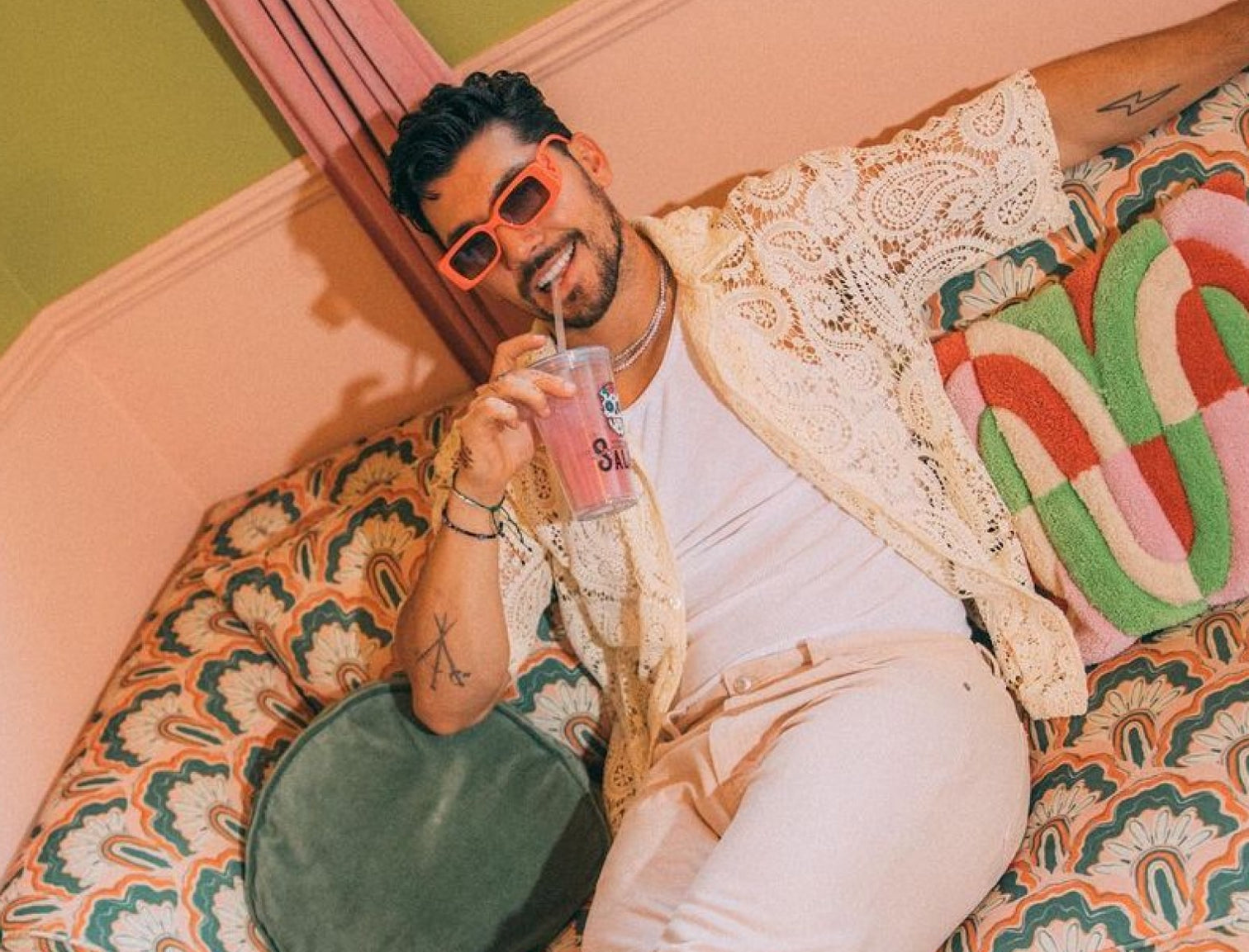 Organ, Comfort, Textile, Couch, Smile, Thigh, Happy, Eyewear, Beard, Fun